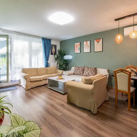 Premium Apartment *